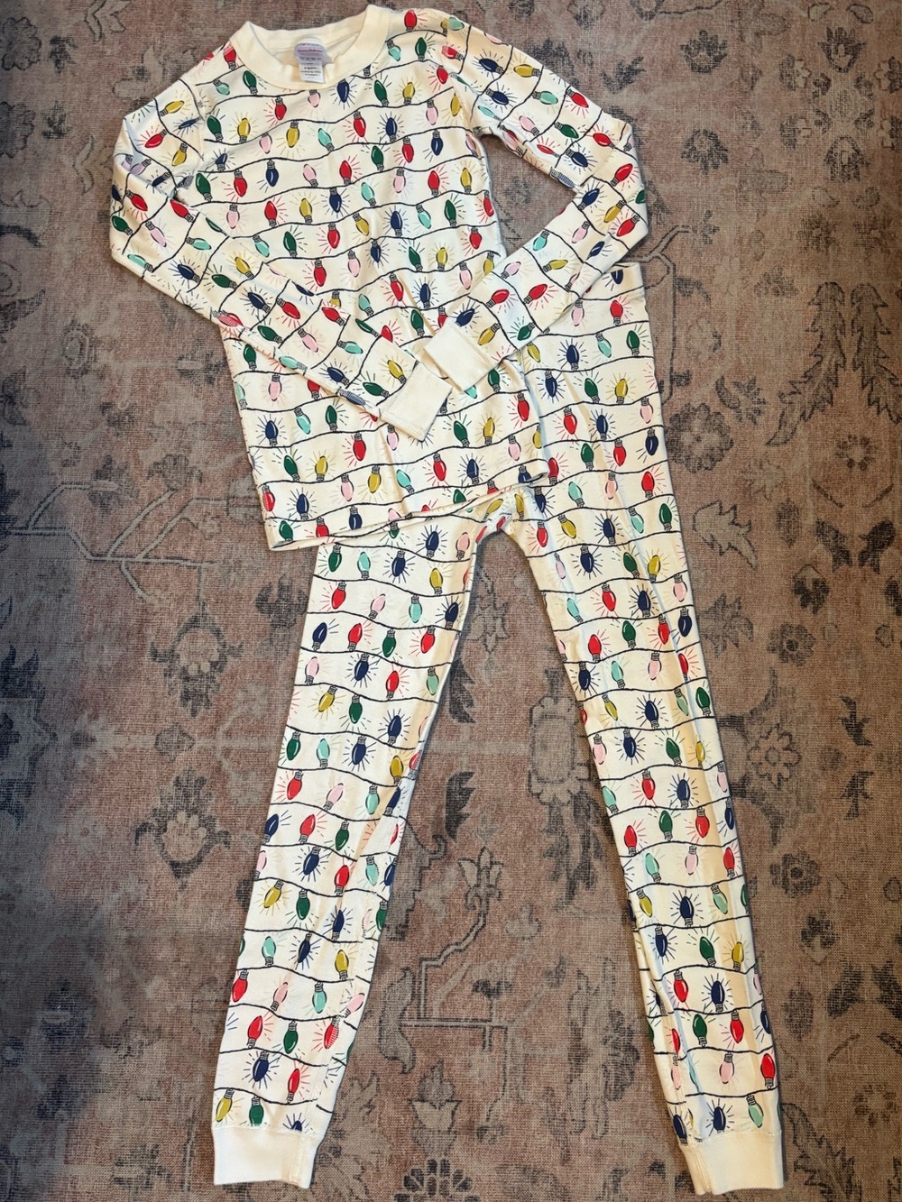 Hanna Andersson Cream Kids Pajamas with Multicolor Holiday Light Print